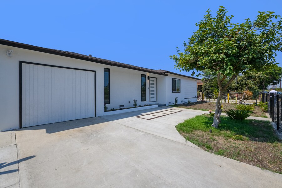 6557 Darwell Ave in Bell Gardens, CA - Building Photo