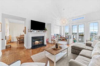 200 Shearwater Ct W in Jersey City, NJ - Building Photo - Building Photo