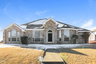 532 Saddle Head Dr in Desoto, TX - Building Photo