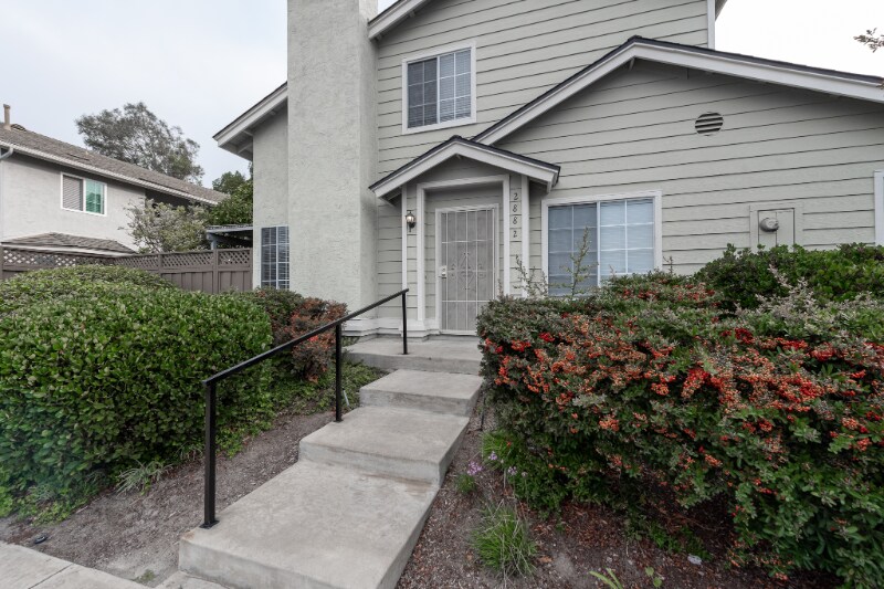 2882 Sanford Ln in Carlsbad, CA - Building Photo