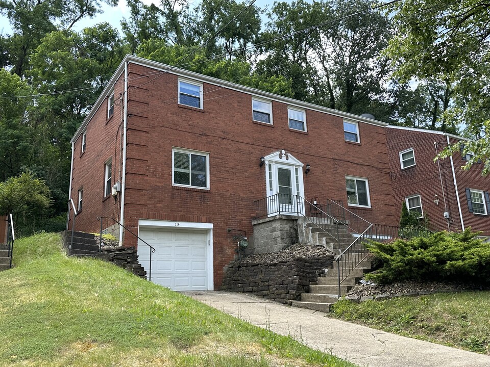 114 Mount Lebanon Blvd in Mt. Lebanon, PA - Building Photo