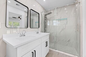 12315 Barryknoll Ln in Houston, TX - Building Photo - Building Photo