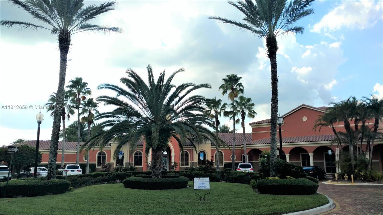 4402 SW 160th Ave in Miramar, FL - Building Photo