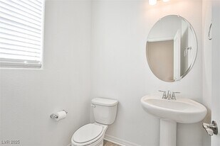 7412 Legacy Pt St in Las Vegas, NV - Building Photo