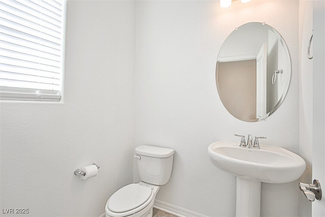 7412 Legacy Pt St in Las Vegas, NV - Building Photo