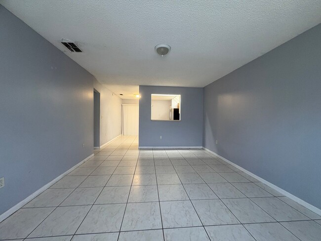 332 Caldbeck Way in Poinciana, FL - Building Photo - Building Photo