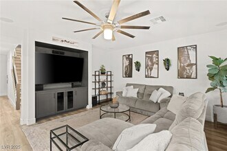 1056 Via Canale Dr in Henderson, NV - Building Photo - Building Photo