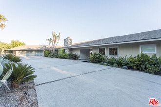 1230 Shadow Hill Way in Beverly Hills, CA - Building Photo - Building Photo