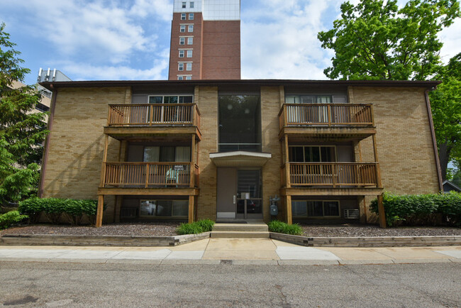 The Stratford Apartments in Ann Arbor, MI - Building Photo - Primary Photo