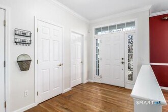 26 Woodcrest Ln in Danbury, CT - Building Photo - Building Photo
