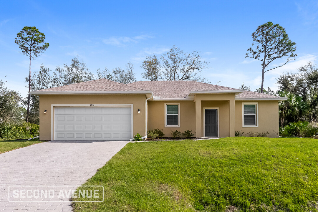 4546 Crowell Ln in North Port, FL - Building Photo