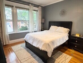 34 Parkman St in Brookline, MA - Foto de edificio - Building Photo