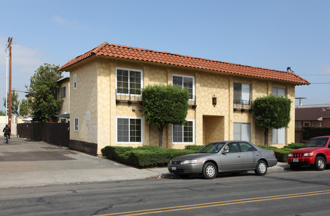 4342 Highland Ave in San Diego, CA - Building Photo - Building Photo