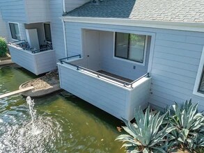 7675 N 1st St, Unit 109 in Fresno, CA - Foto de edificio - Building Photo