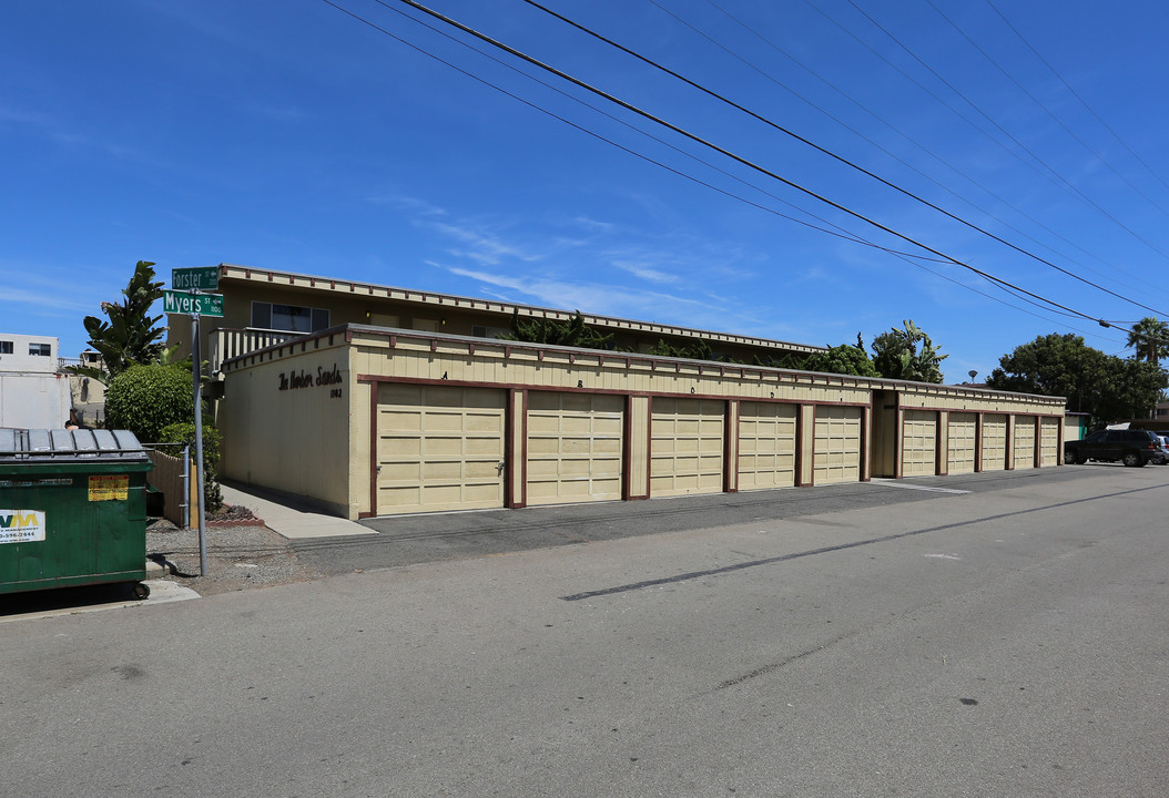 Harbor Sands Apartments in Oceanside, CA - Building Photo