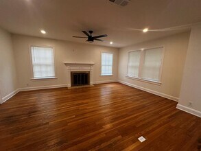 2404 Indian Trail in Austin, TX - Building Photo - Building Photo
