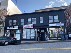 360 Cumberland Ave in Portland, ME - Building Photo
