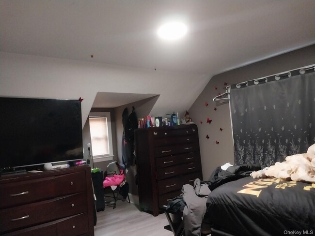 11 Sherman St in Spring Valley, NY - Building Photo - Building Photo