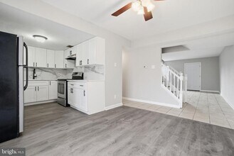 33 Milstone Ct in Sicklerville, NJ - Building Photo - Building Photo