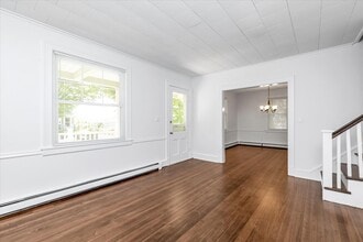 23 S Bayles Ave in Port Washington, NY - Building Photo - Building Photo