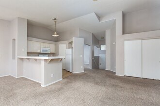 6201 E Lake Mead Blvd in Las Vegas, NV - Building Photo - Building Photo