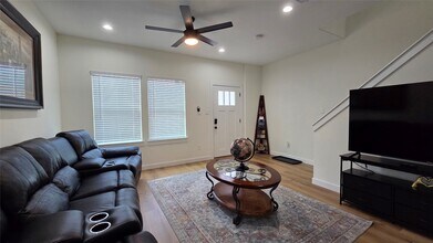 8113 Miley St in Houston, TX - Building Photo - Building Photo