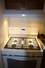 1902 W 33rd Ave, Unit 1 in Anchorage, AK - Foto de edificio - Building Photo