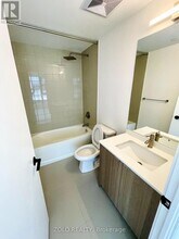 840-840 St Clair Ave W in Toronto, ON - Building Photo - Building Photo