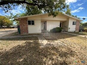 911 N Penelope St in Belton, TX - Building Photo - Building Photo