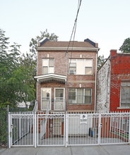 780 Logan St in Brooklyn, NY - Building Photo - Building Photo