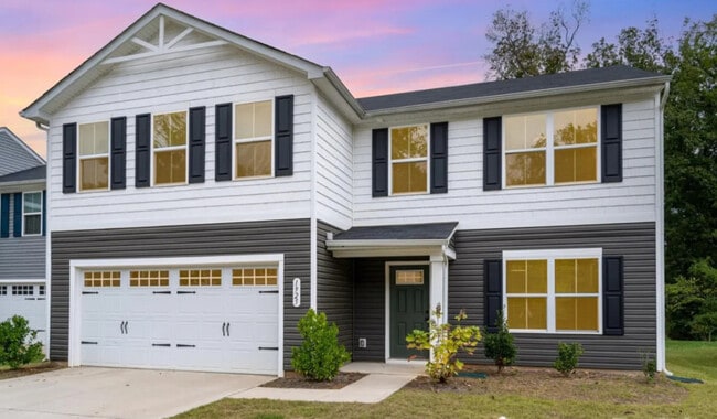 1925 Pin Hook Rd in Charlotte, NC - Building Photo - Building Photo