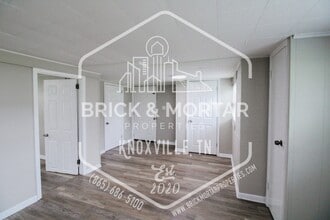 657 E Lincoln Rd in Alcoa, TN - Building Photo - Building Photo