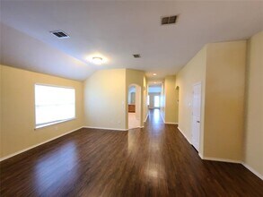 1017 Pebblecreek Dr in Burleson, TX - Building Photo - Building Photo