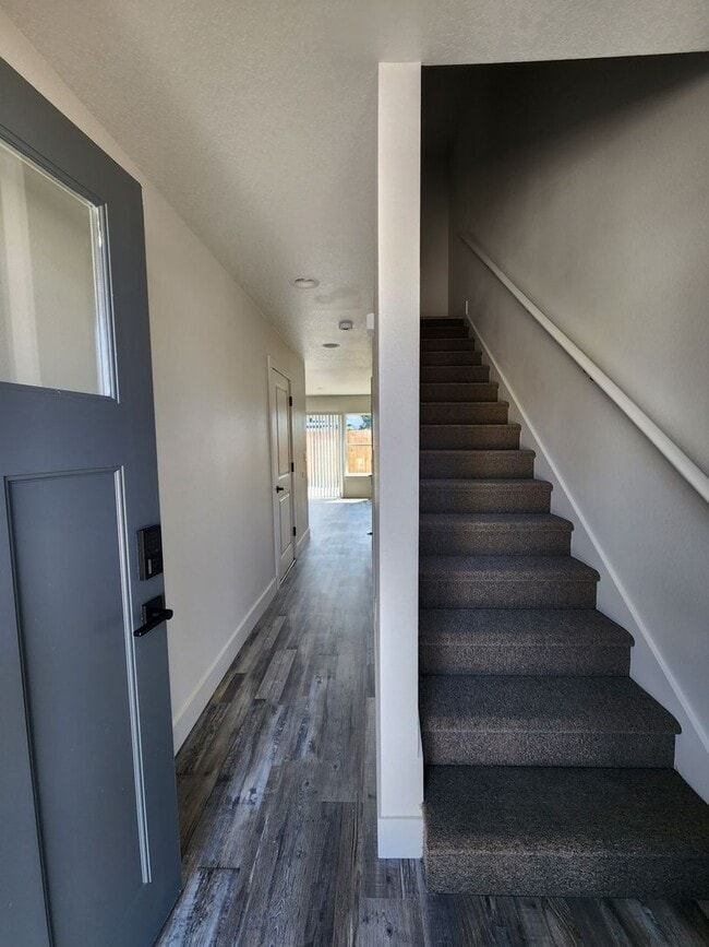 1001 Peach Rd in Winlock, WA - Building Photo - Building Photo