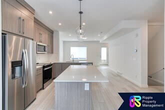 280 Chelsea Rd in Chestermere, AB - Building Photo - Building Photo