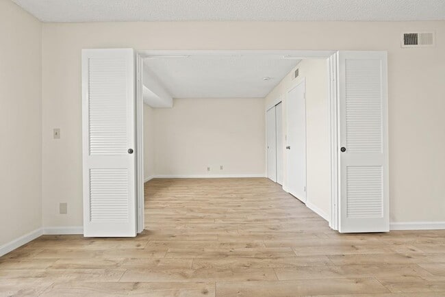 5481 Cribari Green in San Jose, CA - Building Photo - Building Photo