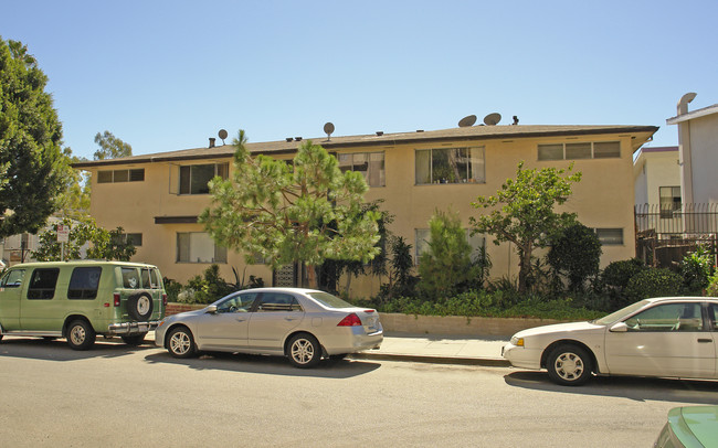 Century House in Los Angeles, CA - Building Photo - Building Photo