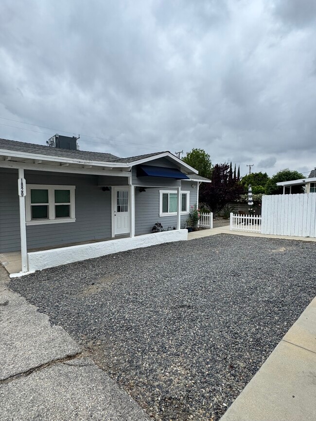 property at 1820 E Woodbury Rd.