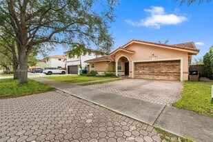 15793 SW 43rd St in Miami, FL - Building Photo