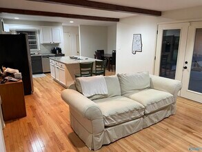 2415 Penn St SW in Huntsville, AL - Foto de edificio - Building Photo