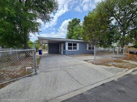 824 N Florence Ave in Lakeland, FL - Building Photo