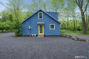 99 Ramapoo Rd in Ridgefield, CT - Building Photo