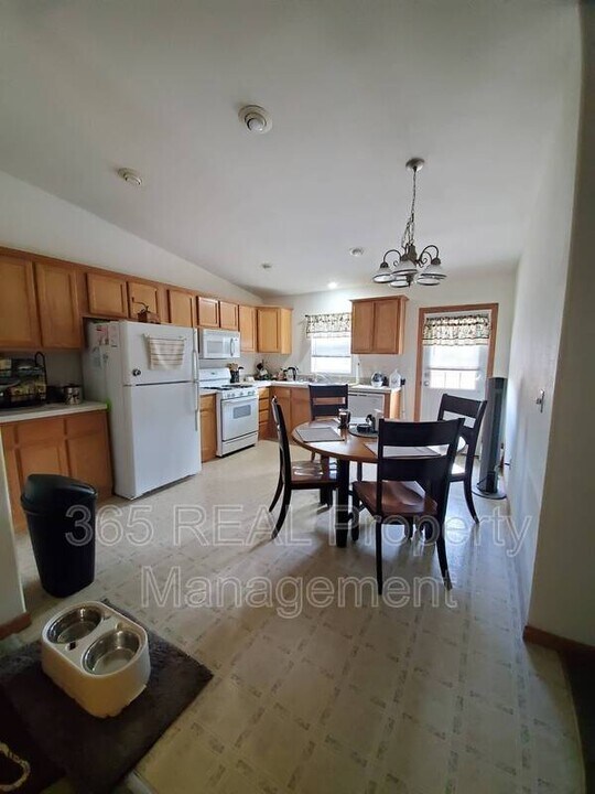 644 School House Dr in Milliken, CO - Building Photo