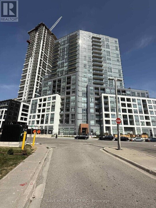 225 Malta Ave. in Brampton, ON - Building Photo