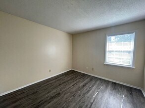 120 Twinwood Dr in Jacksonville, NC - Building Photo - Building Photo