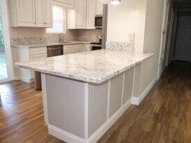 103 Oregon Dr NE in Fort Walton Beach, FL - Building Photo