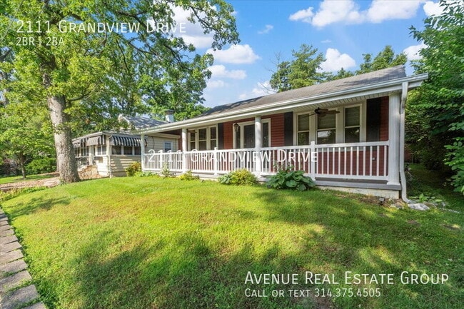 property at 2111 Grandview Dr