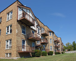 Broadway Bluffs Apartments