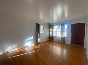 2329 Wilson Blvd in Winchester, VA - Foto de edificio - Building Photo