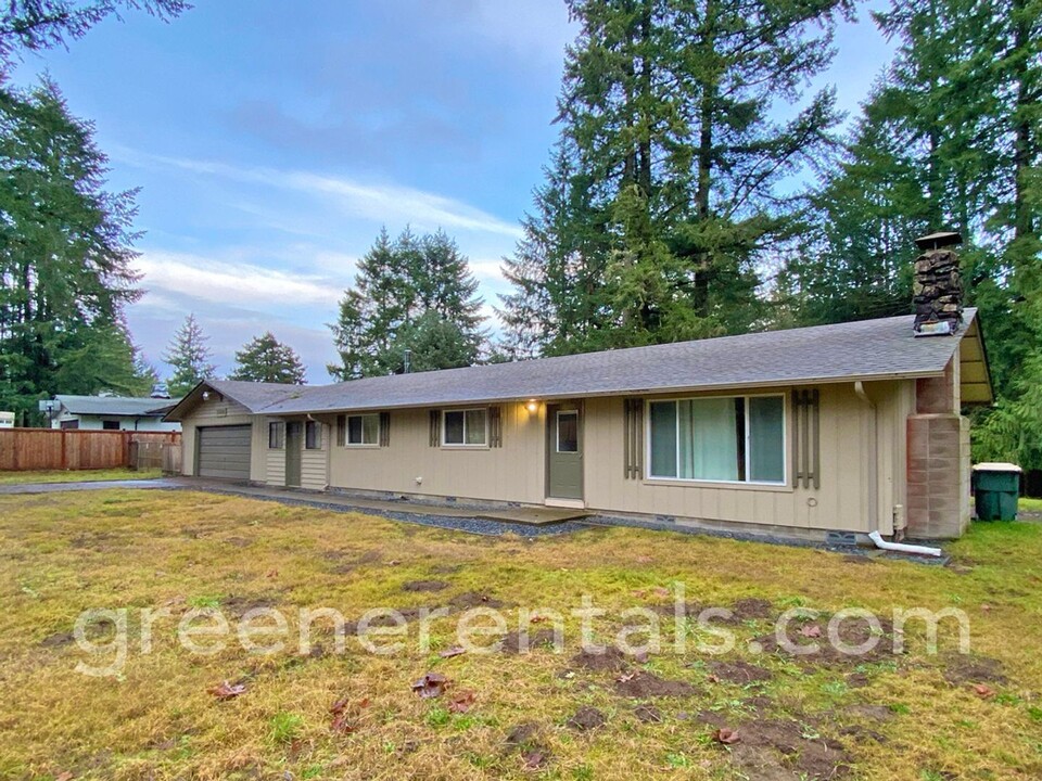 7402 Fairview Rd SW in Olympia, WA - Building Photo